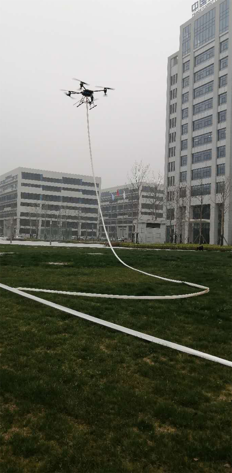 可以空中拖水帶100米的滅火無(wú)人機(jī)，助力高層建筑救援